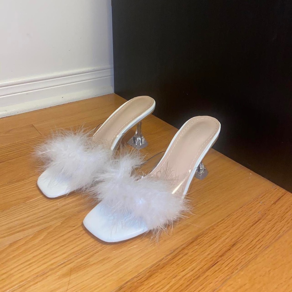 FLUFFY WHITE HEELS